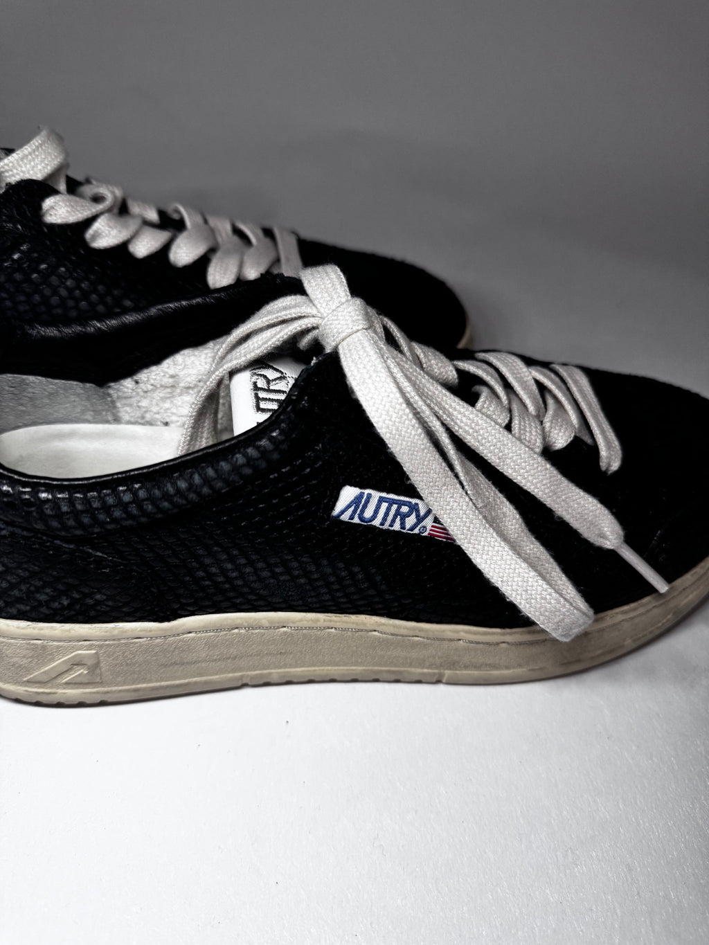 Autry Sneaker – Schwarz/Weiß – Gr. 39