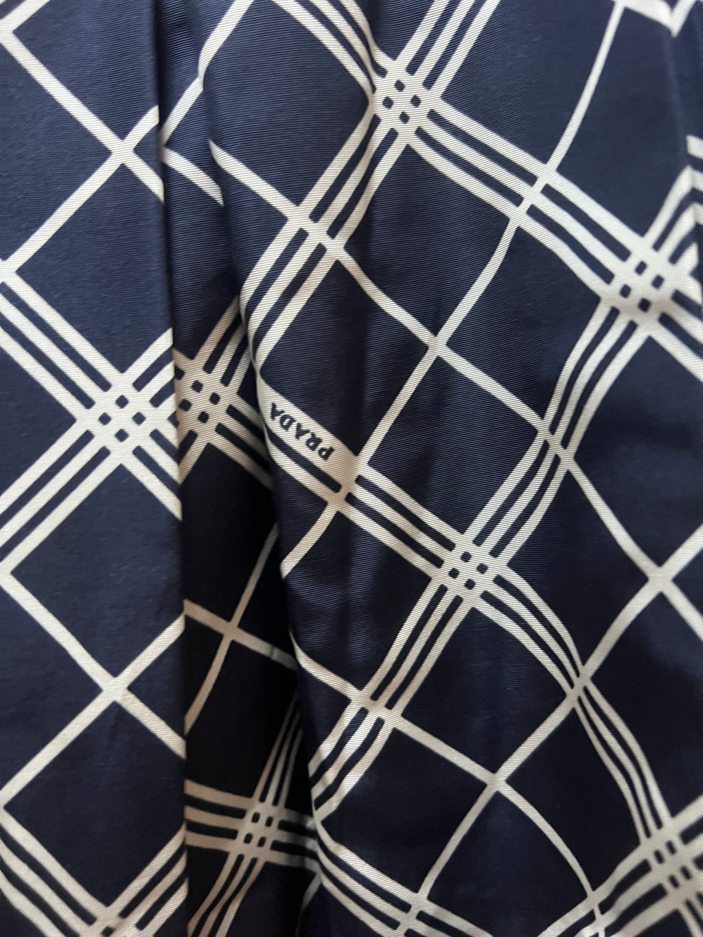 PRADA Milano – Eleganter Rock mit Karomuster