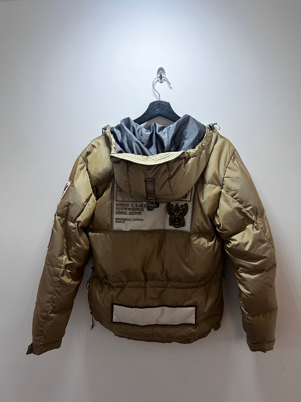 Stylische beige/goldene Steppjacke – XS