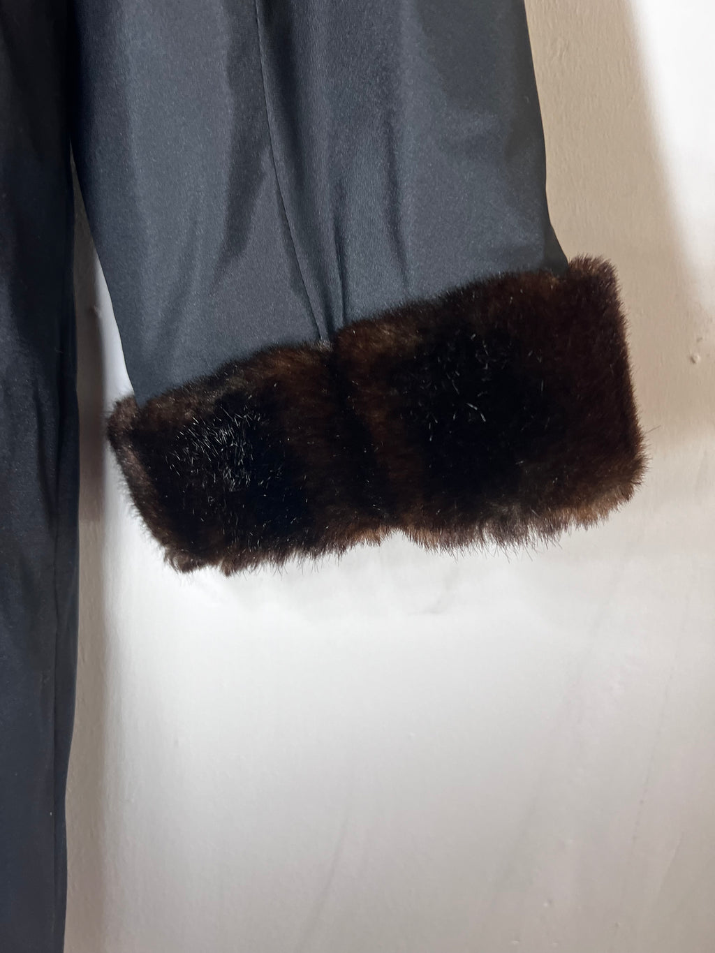 Fuchs Schmitt Mantel mit Fellbesatz – Größe L