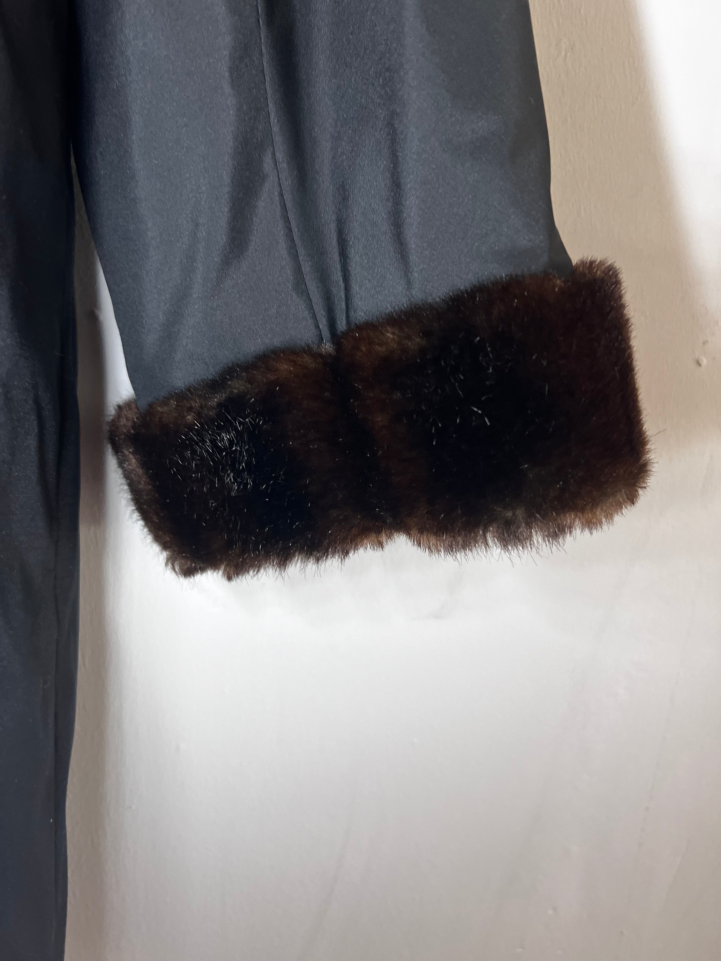 Fuchs Schmitt Mantel mit Fellbesatz – Größe L