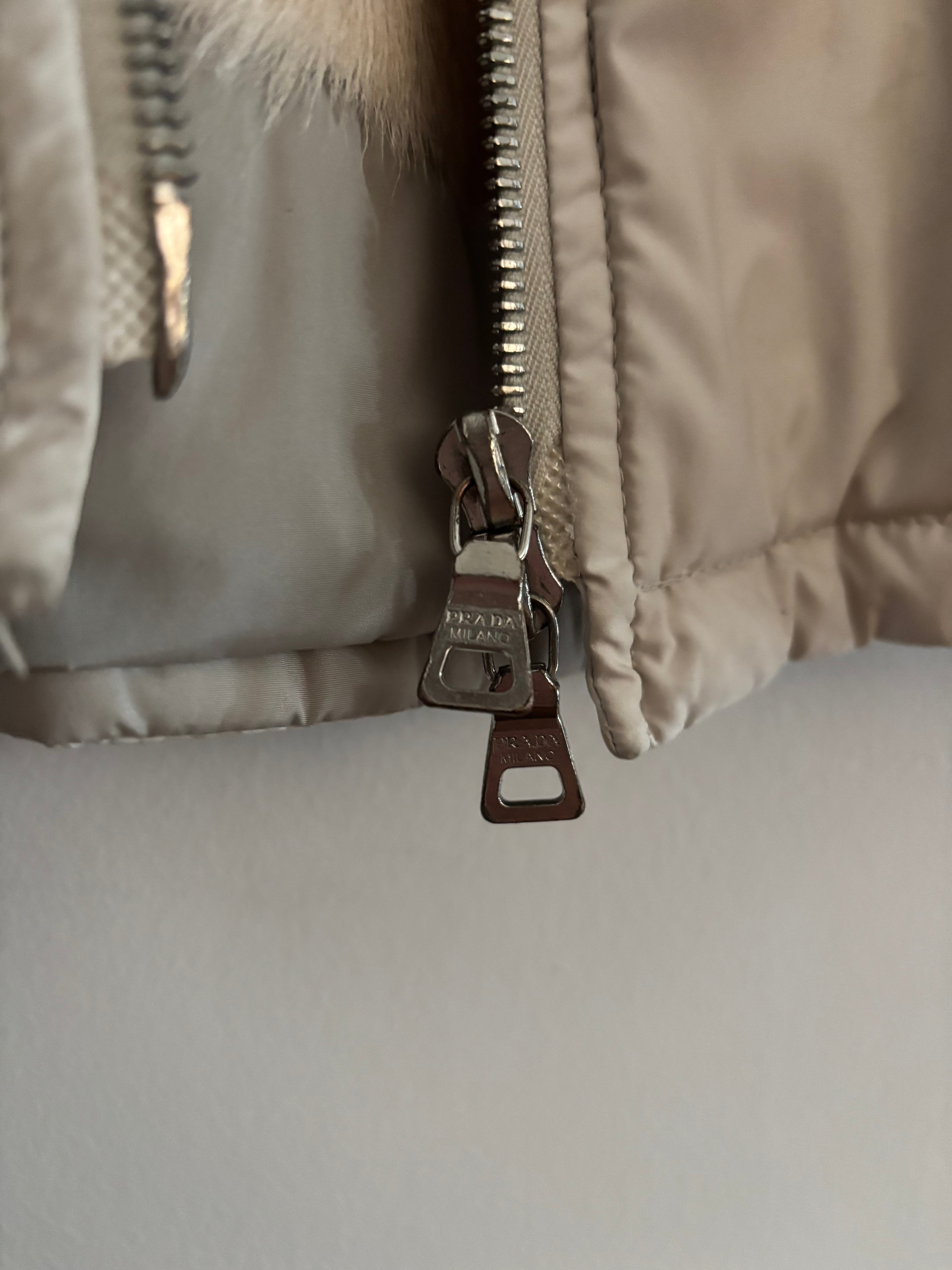 Prada Trenchcoat – Beige, Größe L