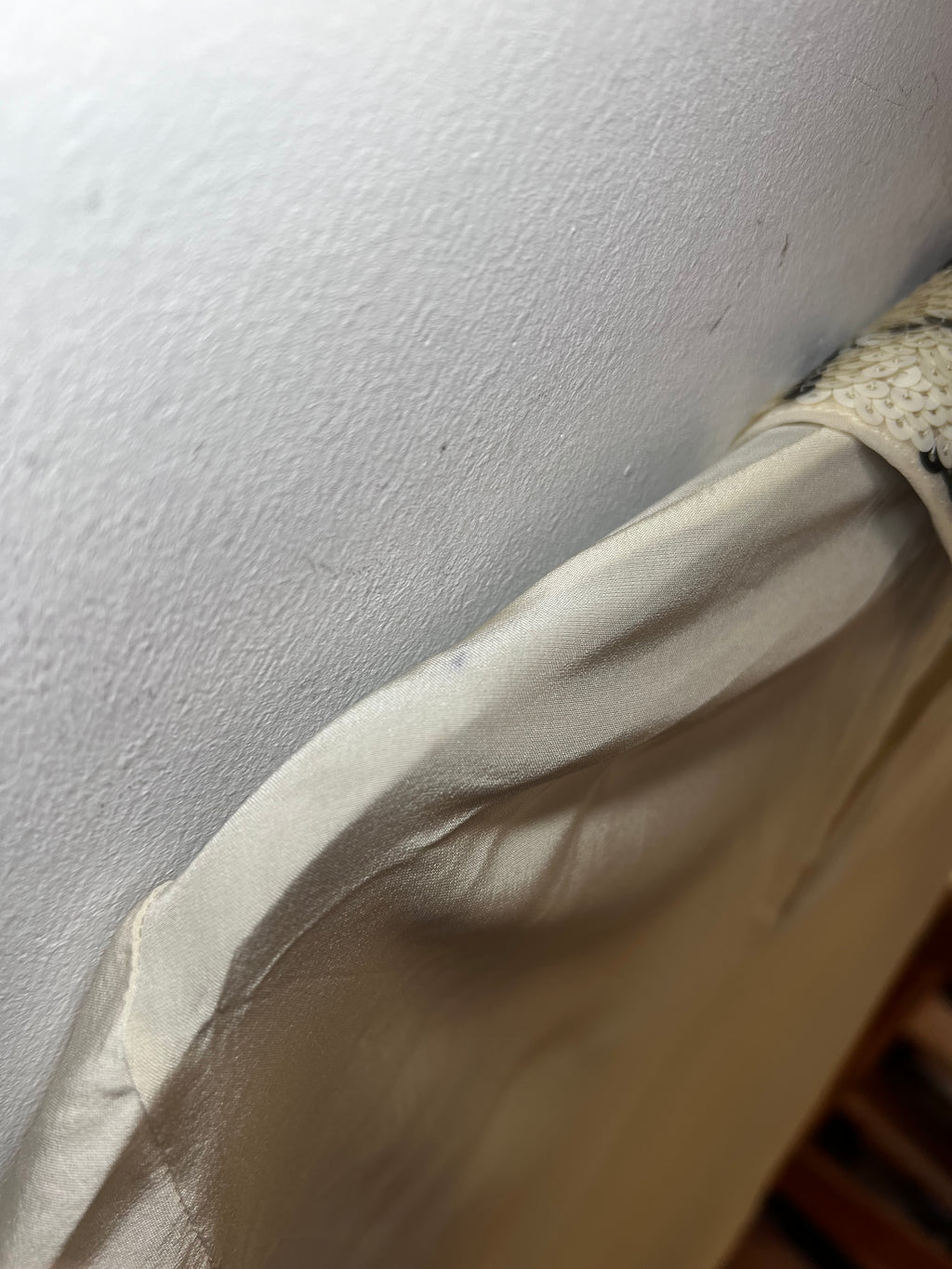 Prada Milano – Elegantes Kleid mit Paillettenkragen