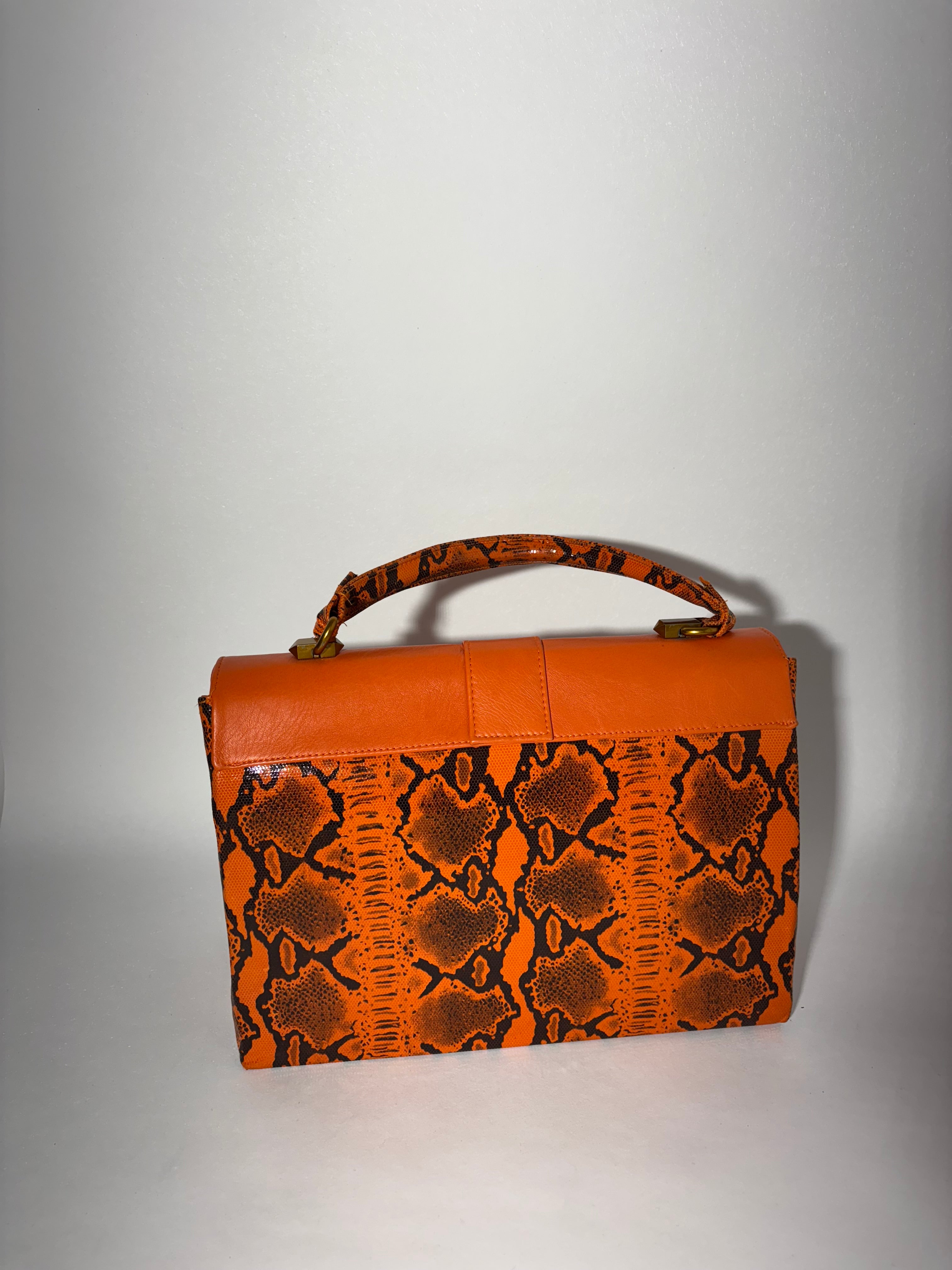Designer Handtasche in Schlangenleder-Optik – Orange