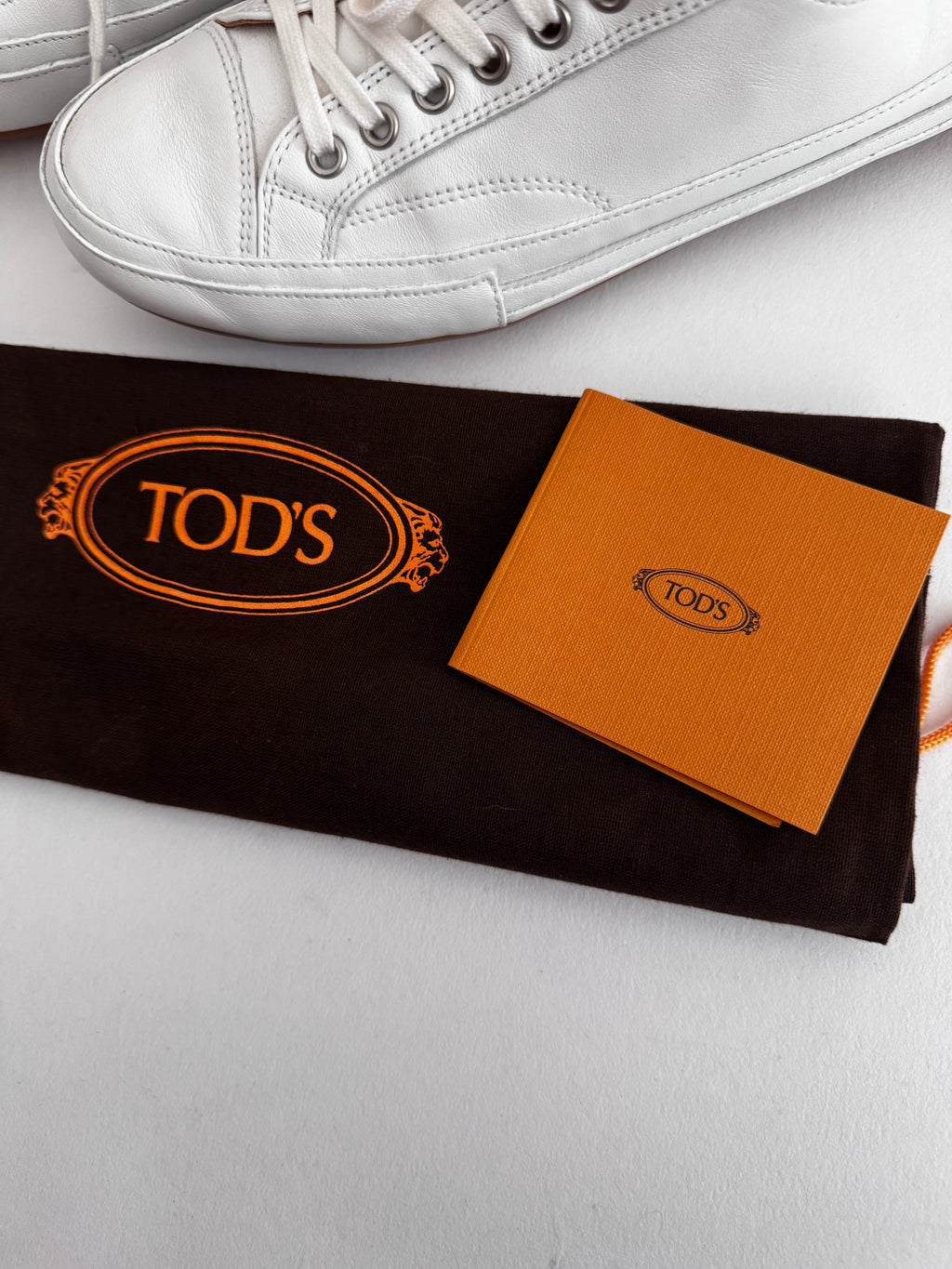 Neu & ungetragen: Tod’s Sneaker – Gr. 39 mit Box