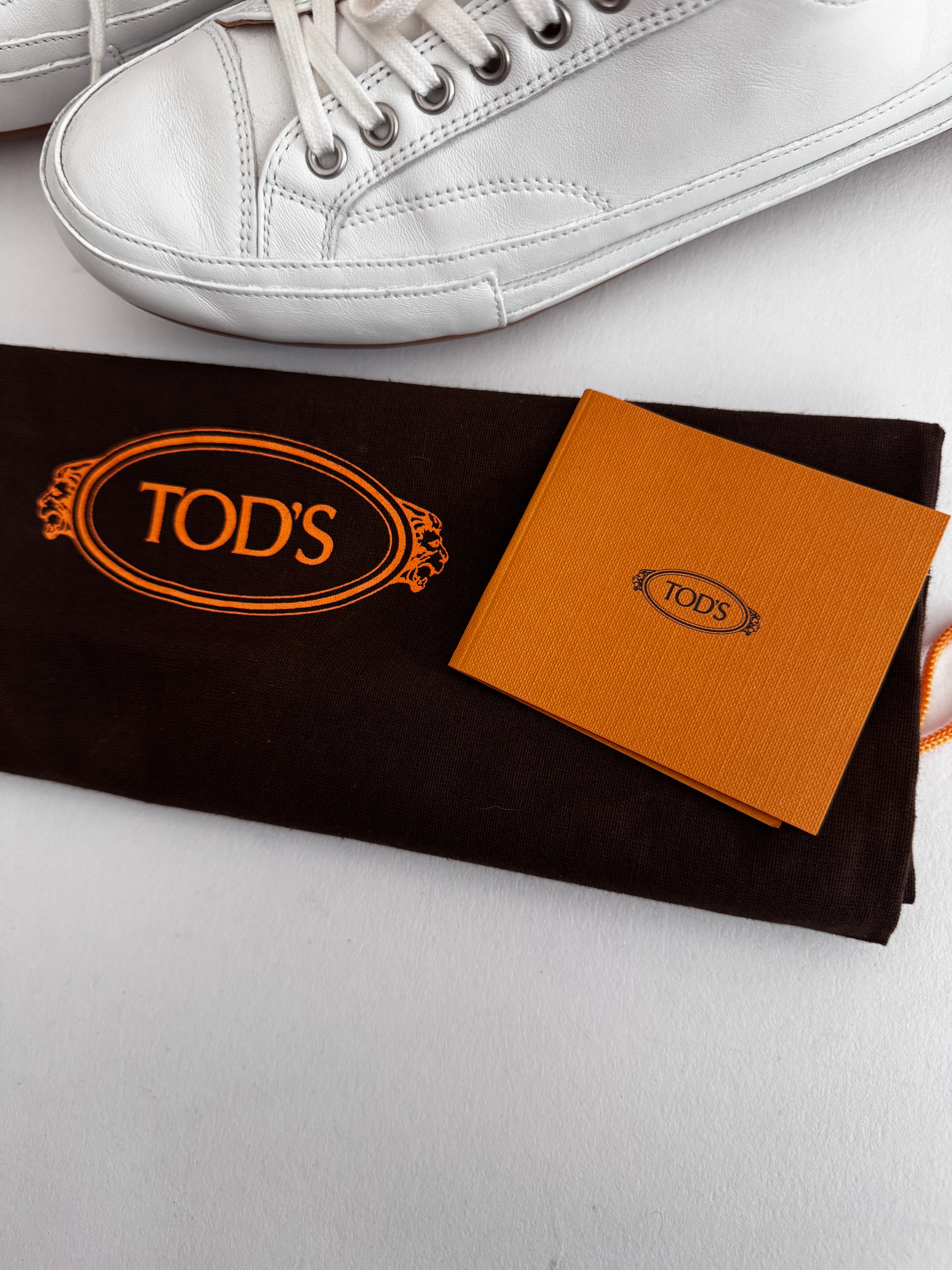 Neu & ungetragen: Tod’s Sneaker – Gr. 39 mit Box