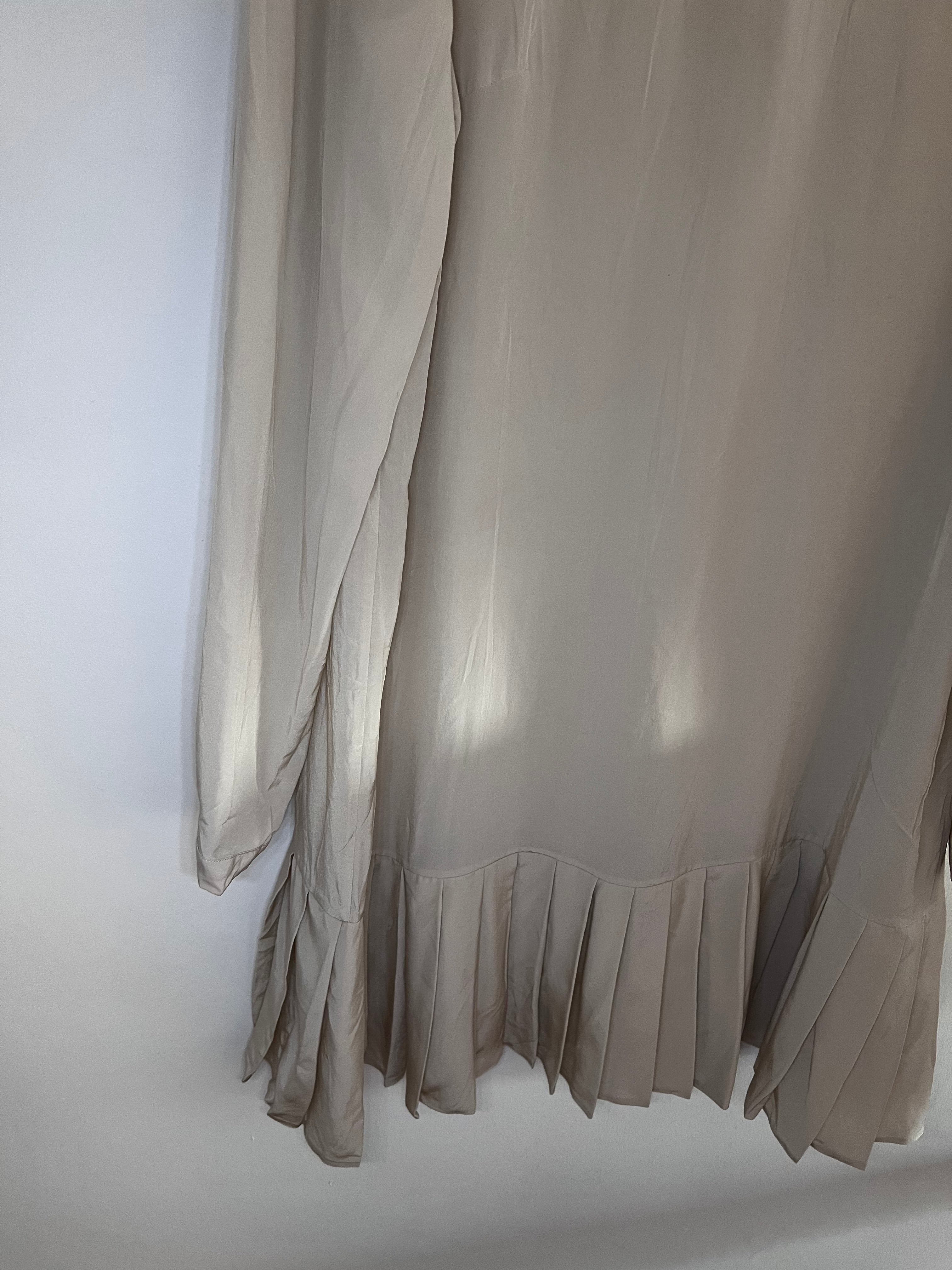 Prada Milano – Elegantes Kleid mit Paillettenkragen