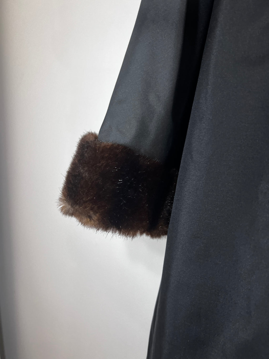 Fuchs Schmitt Mantel mit Fellbesatz – Größe L