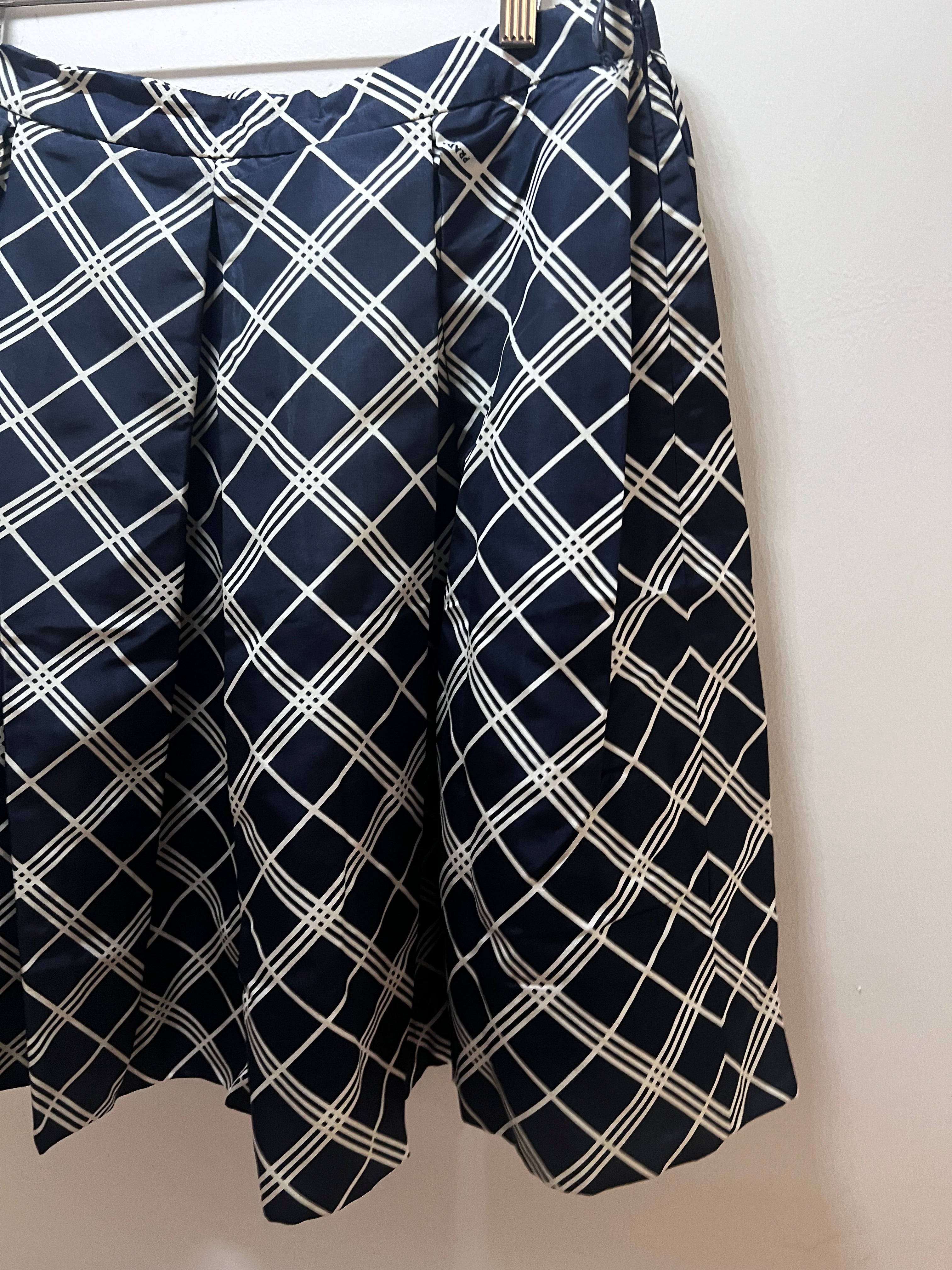 PRADA Milano – Eleganter Rock mit Karomuster